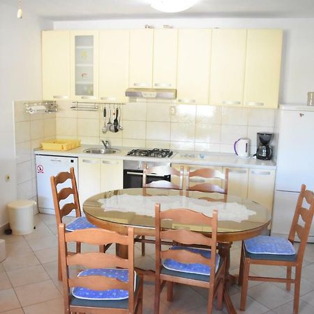 Apartment Martinic Pucisca Ngoại thất bức ảnh
