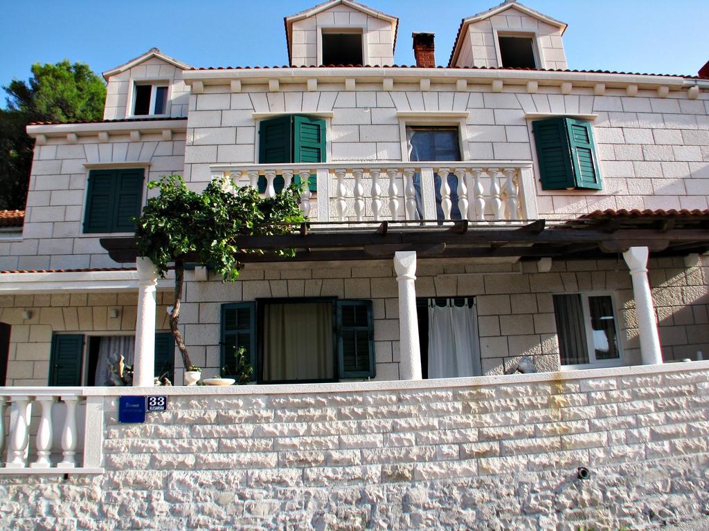 Apartment Martinic Pucisca Phòng bức ảnh