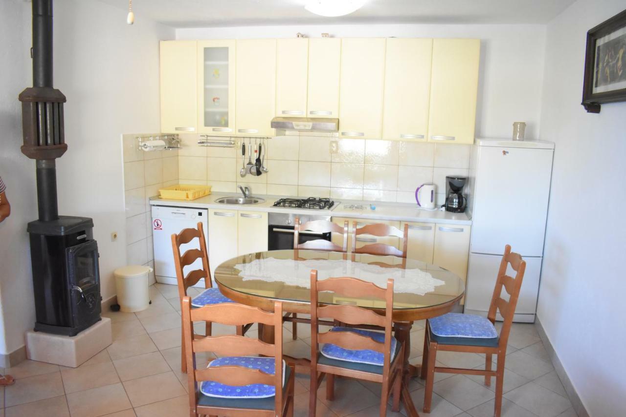 Apartment Martinic Pucisca Ngoại thất bức ảnh